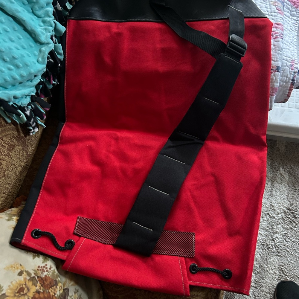 Marlboro Unlimited Red and Black Duffel Bag - Picture 4 of 4